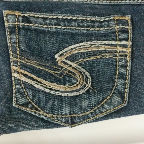 Silver Tuesday 16.5" Capri Dark Wash Jeans - size 27 - Picture 7 of 8